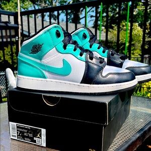 Nike Air Jordan 1 White/Tropical Twist-Black